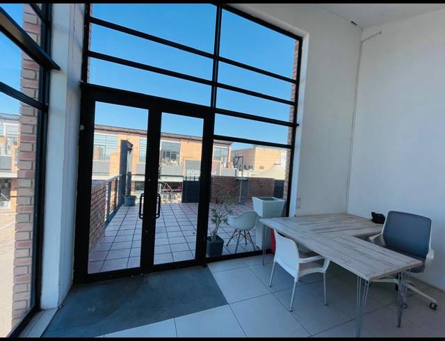 320M² RETAIL TO LET IN FOURWAYS